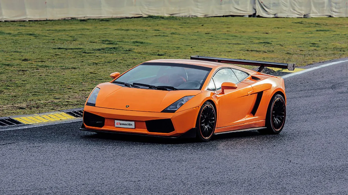 Conducir Lamborghini Gallardo 1 vuelta en circuito a escoger